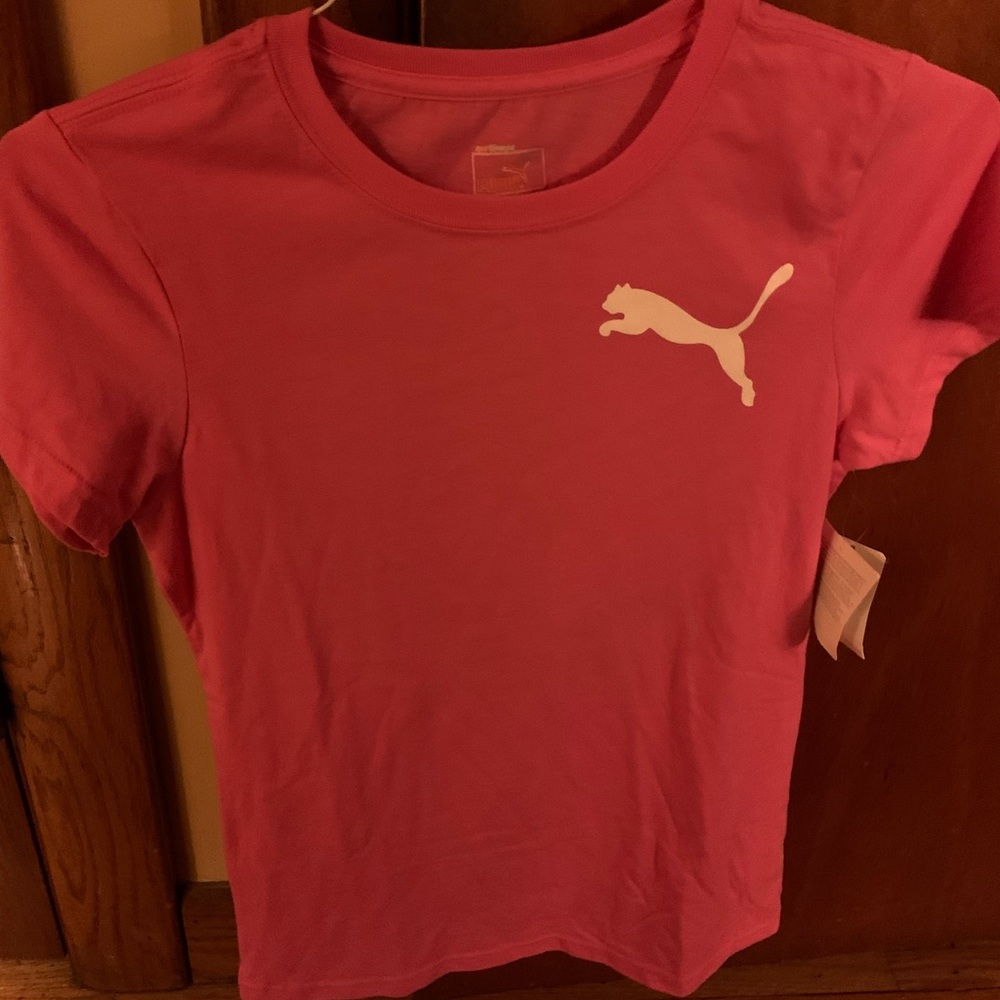 Women’s puma t-shirt. Size M